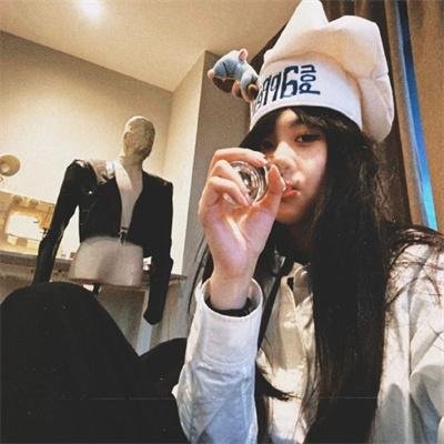 金发美人